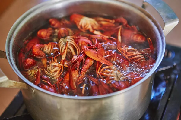 Crawfish cooking boiling in pot with spices — Stock Photo, Image