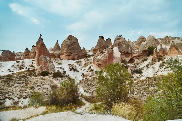 Vistas de las casas cueva volcánicas del kanyon de Capadocia en Turquía — Foto de Stock