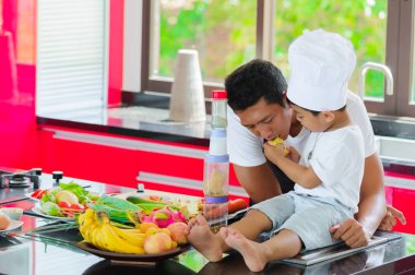 Özel Tay aşçı yemek, küçük oğlu şef şapkasını s yakın