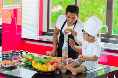 Özel Tay aşçı yemek, küçük oğlu şef şapkasını s yakın