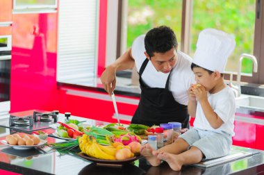 Özel Tay aşçı yemek, küçük oğlu şef şapkasını s yakın