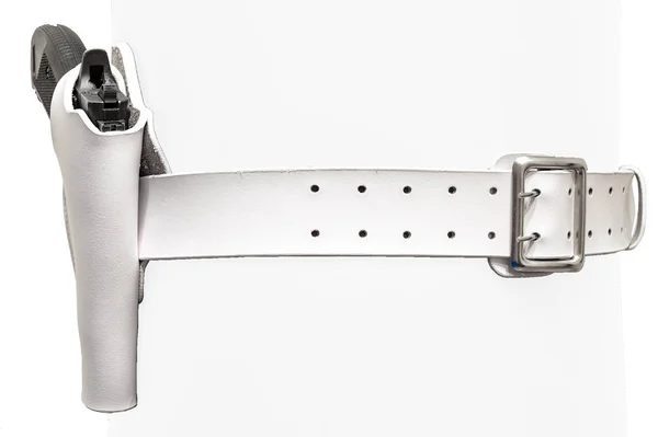 Cinturón de cuero blanco de dos puntas con un arma en una funda moldeada, clo — Foto de Stock