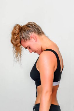 Yoga öğrenciler farklı yoga pozlar gösterilen 