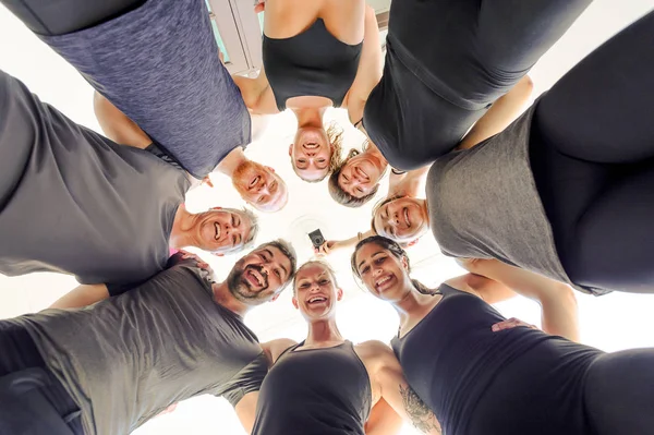 Yoga students taking the group photo. Bottom view — Stock Photo, Image