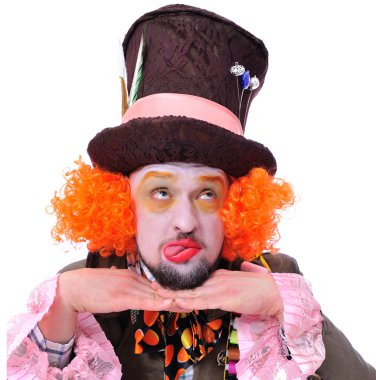 Mad Hatter's farklı yüz duygular. Yakın çekim portre gülümseyen ve animatör çeşitli tiyatro rolleri etrafında kandıramazsın. Dil Gösterilen