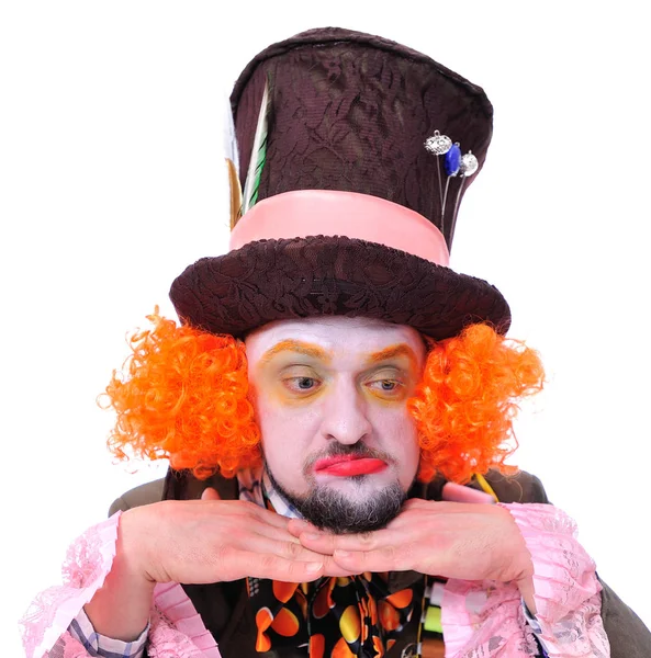 Mad Hatter's farklı yüz duygular. Yakın çekim portre gülümseyen ve animatör çeşitli tiyatro rolleri etrafında kandıramazsın. Duygusal ve renkli resim. Düşünme, çenesine kadar pervane