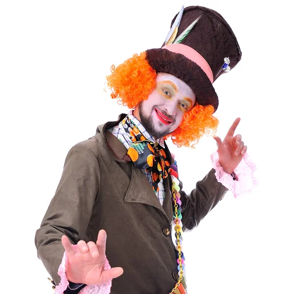 Las diferentes emociones faciales del sombrerero loco. Retrato de cerca de sonreír y engañar a los animadores en varios papeles de teatro. Emocional y colorido. Bailar — Foto de Stock