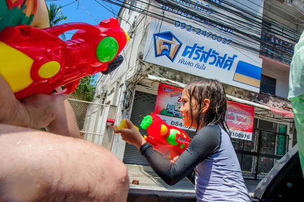 Koh Samui, Tailândia - 13 de abril de 2018: Songkran Party - o tailandês — Fotografia de Stock