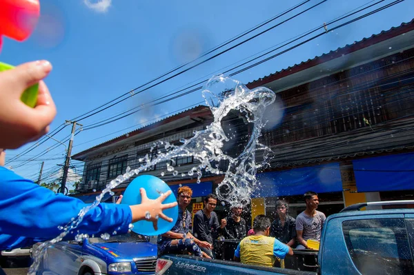 Κο Σαμούι, Ταϊλάνδη - 13 Απριλίου 2018: Songkran κόμμα - της Ταϊλάνδης — Φωτογραφία Αρχείου