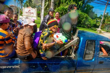 Koh Samui, Tayland - 13 Nisan 2018: Songkran parti - Tay dili 