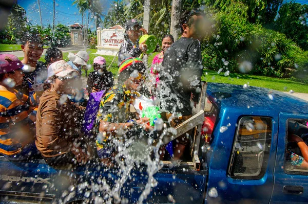 Ко Самуи, Таиланд - 13 апреля 2018 года: Songkran Party - the Thai — стоковое фото