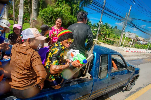 Koh Samui, Tailândia - 13 de abril de 2018: Songkran Party - o tailandês — Fotografia de Stock