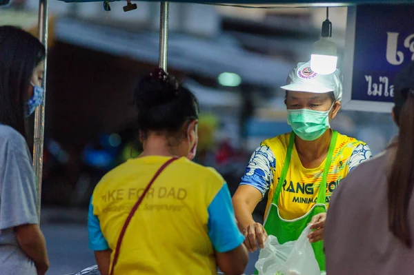 Koh Samui Thajsko Března 2020 Pouliční Prodejci Pokračují Práci Navzdory — Stock fotografie