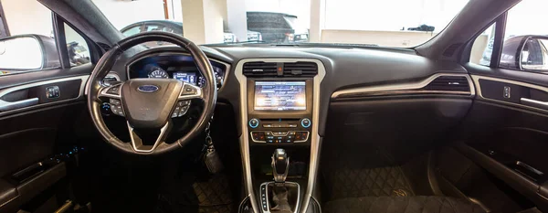 Photo of black Ford Fusion Titanium in covered parking. — Stock Photo, Image