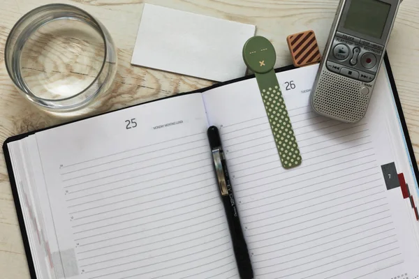 Journalist's typical workspace — Stock Photo, Image