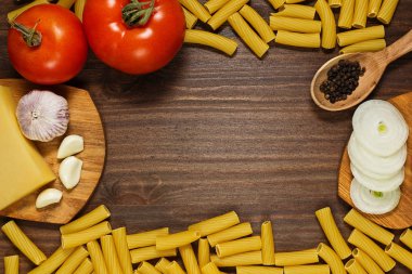 pasta malzemeler ahşap tablo