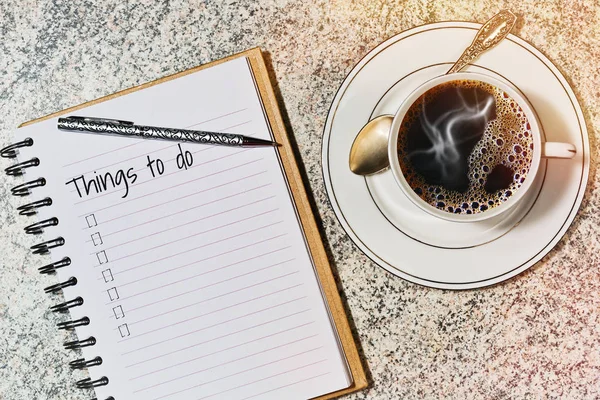 Café du matin et liste de choses à faire — Photo