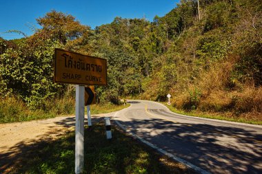 Kuzey Tayland Karayolları keskin eğrileri