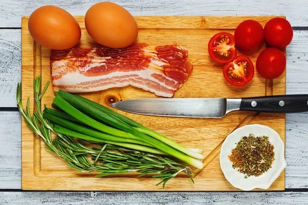 İngeredients besleyici kahvaltı yemek pişirmek için hazır