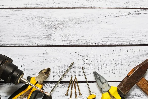 Sert ahşap yüzey üzerinde el araçları Üstten Görünüm