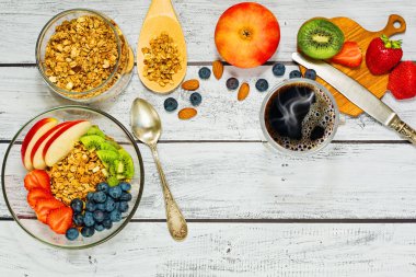 Granola kahvaltı konsepti