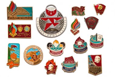 Sovyetler Birliği vintage rozetleri kümesi