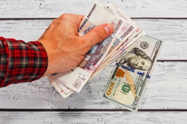 Rus ruble bize dolar alış verişi kişi