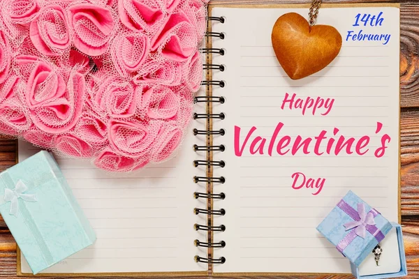 Geopende Kladblok Valentine dag feliciteren met — Stockfoto