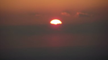 Dağların üzerinden gün batımı, Serra Negra, Sao Paulo, Brezilya