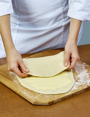 Kadın el yapımı serisi yemek tarifleri sıkar hamur rulo