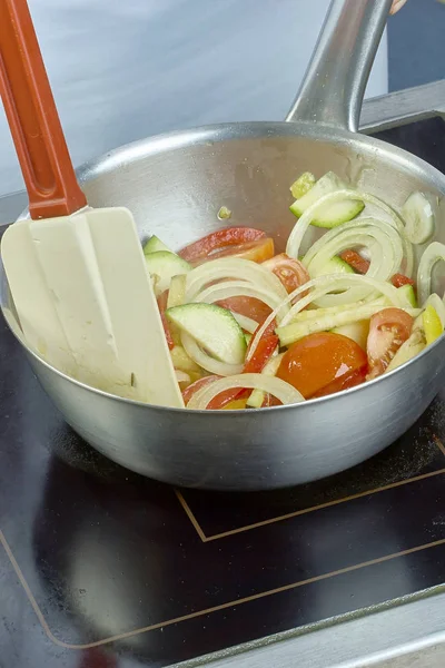 Ensaladera de chef tazón de mezcla en una serie llena de recetas de alimentos — Foto de Stock