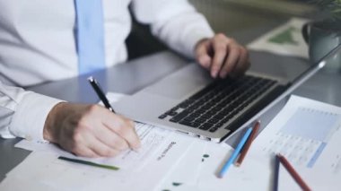 Sayılar yazma ve yazma biri yakın çekim