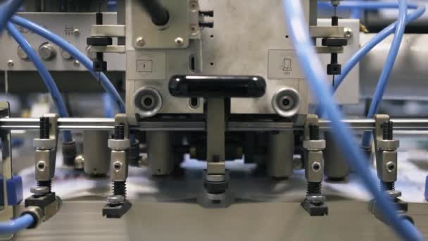 Close up van afdrukken plant machine werken — Stockvideo