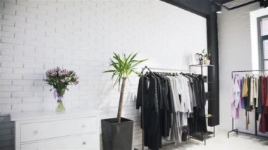 Pan giyim mağazası iç vurdu