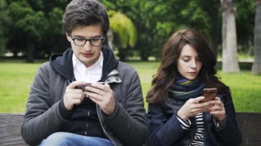 Çift örümcek ağı dalga köpüğü bir parkta Valencia, önden görünüm