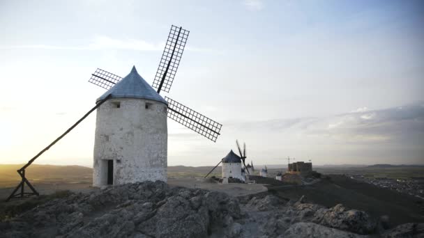 Панорамним видом на Consuegra, провінція ла-Манчі Castilla Толедо Іспанія — стокове відео