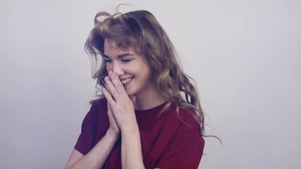 Gyönyörű nő találat különböző érzelmek — Stock videók