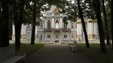 Tsarskoe Selo 'daki Hermitage köşküne el kamerasıyla çekilmiş bir fotoğraf.