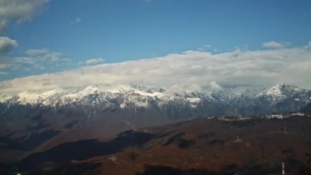 索契山带着云彩的落差镜头 — 图库视频影像