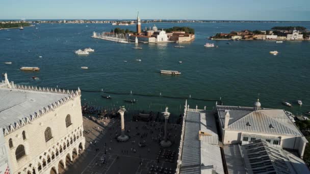 Venedig, Italien - juni 2019: Top view gimbal shot of Venice bay, Italien — Stockvideo