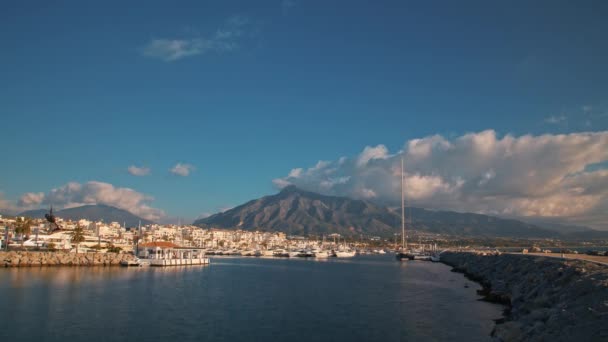 Gimbal shot time lapse of Puerto Banus in Spain — 비디오