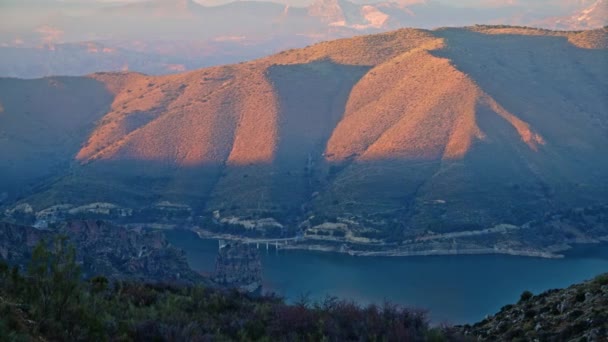 Panela de tiro vista panorâmica da Serra, gama de montanhas na Andaluzia — Vídeo de Stock