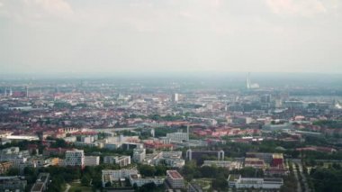 Münih şehir merkezinin panoramik görüntüsü TV kulesinden Marienplatz, Münih, Almanya 'ya kadar kilitlendi.