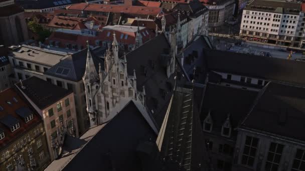Naklonit se pohled shora panorama centra Mnichova — Stock video