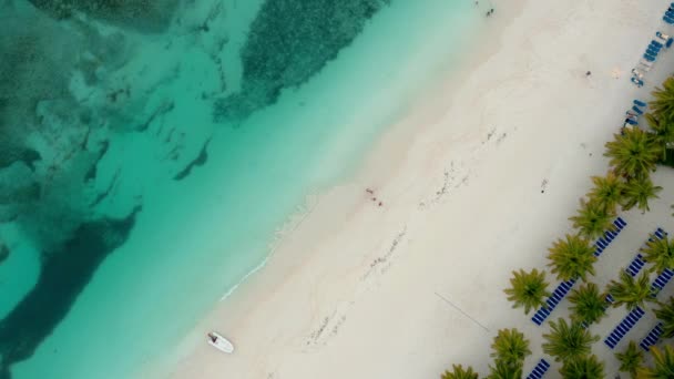 Drone top shot view thai beach during sunny day — стоковое видео