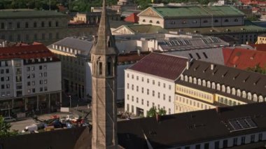 MÜZİK, GERMANE - 25 Haziran 2019: Münih merkezinin üst görüntü panoramasını yukarı kaldır