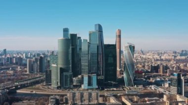 MOSCOW, RUSSIA - 10 Haziran 2019: Moskova 'daki gökdelenlerin insansız hava aracı görüntülerini yakınlaştır