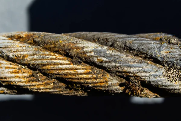 Cable de alambre de acero oxidado viejo — Foto de Stock
