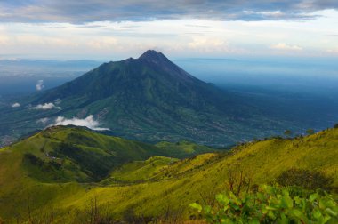 Manzaralı Mount Merapi, Selo, Java, Endonezya.
