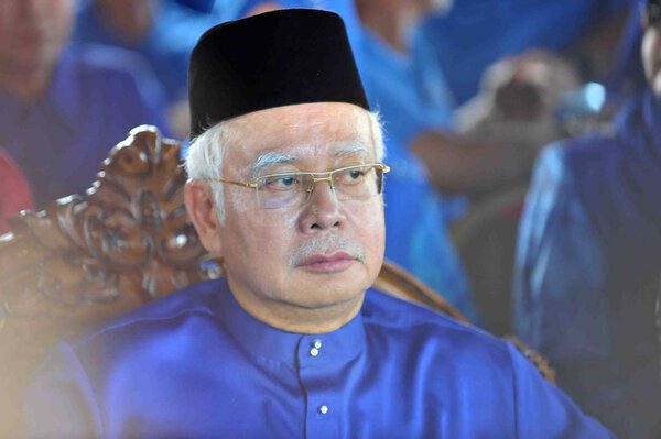 ПЕКАН, МАЛАЙСИЯ - 28 апреля: Премьер-министр Мохд Наджиб Абдул Разак во время дня выдвижения 28 апреля 2018 года в Пекане, Паханг, Малайзия. Он распустил парламент 7 апреля на 14-х всеобщих выборах
.